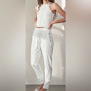 RAFFAELLO ROSSI size 34/4 White Candy Jogger Pant with Silver Zipper Details